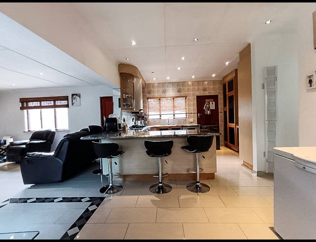 3 BEDROOM SIMPLEX FOR SALE IN AVOCA